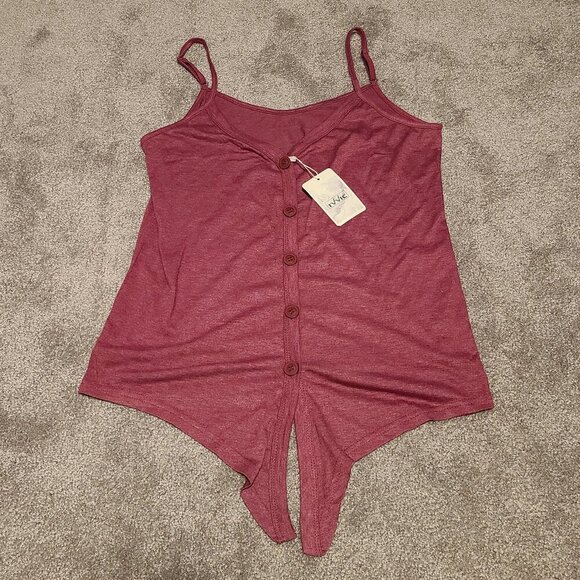 ❄3/$26 Xmas sale❄ NWT spaghetti strap tank top button up - Picture 1 of 5